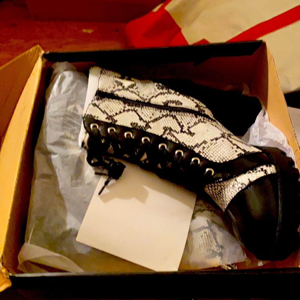 Brand new platform booties never worn fashion nova